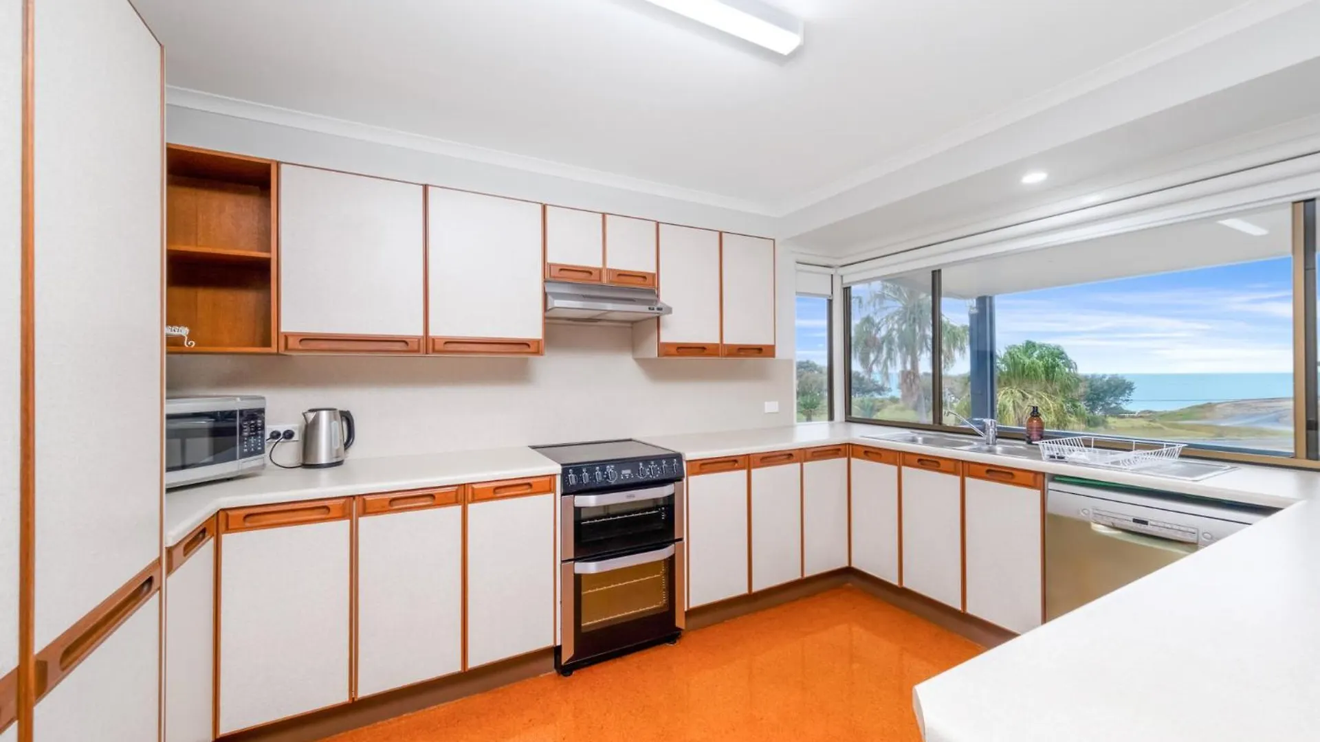 Rocky Retreat At Emu Park Villa 0*,